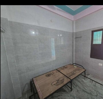 Bedroom in 1 BHK Builder Floor at Aliganj – for Rent