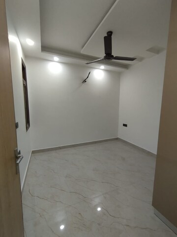 Room in 3 BHK Builder Floor at Mahavir Enclave 1 – for Sale
