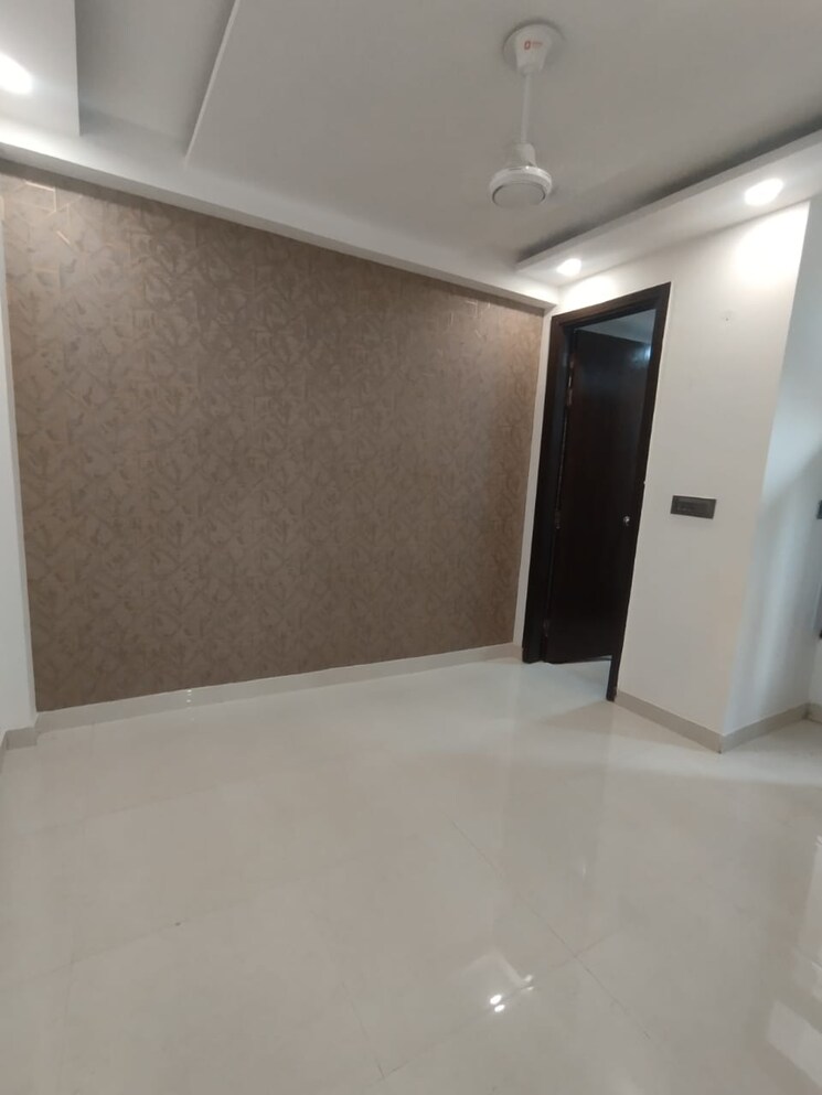Room, mahavir enclave 1 3 Bedroom 1050 Sq.Ft. Builder Floor In Mahavir Enclave 1 Delhi 8256174