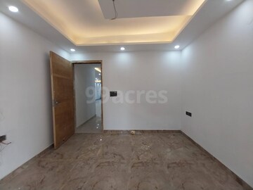 Room in 3 BHK Builder Floor at Puri Kohinoor, Sector 89 – for Sale