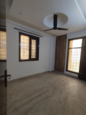Room in 3 BHK Builder Floor at Mahavir Enclave 1 – for Sale