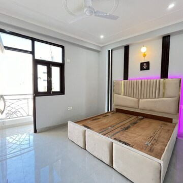 Bedroom in 2 BHK Apartment at Saket – for Rent
