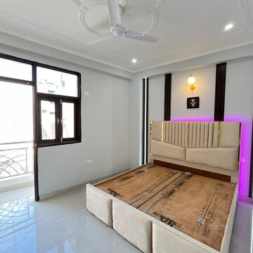 Bedroom in 2 BHK Apartment at Saket – for Rent