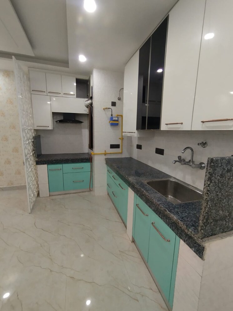 Kitchen, mahavir enclave 1 2 Bedroom 800 Sq.Ft. Builder Floor In Mahavir Enclave 1 Delhi 8256222