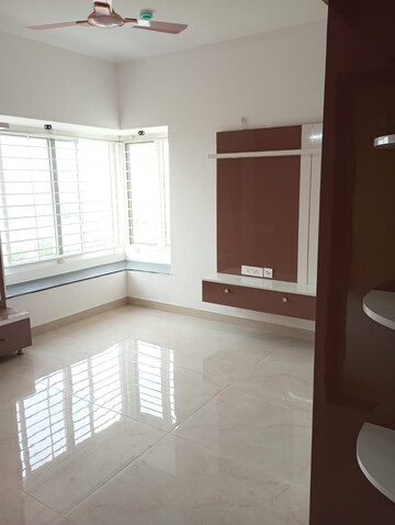 Room in 3 BHK Apartment at Bollineni Bion, Kothaguda – for Rent