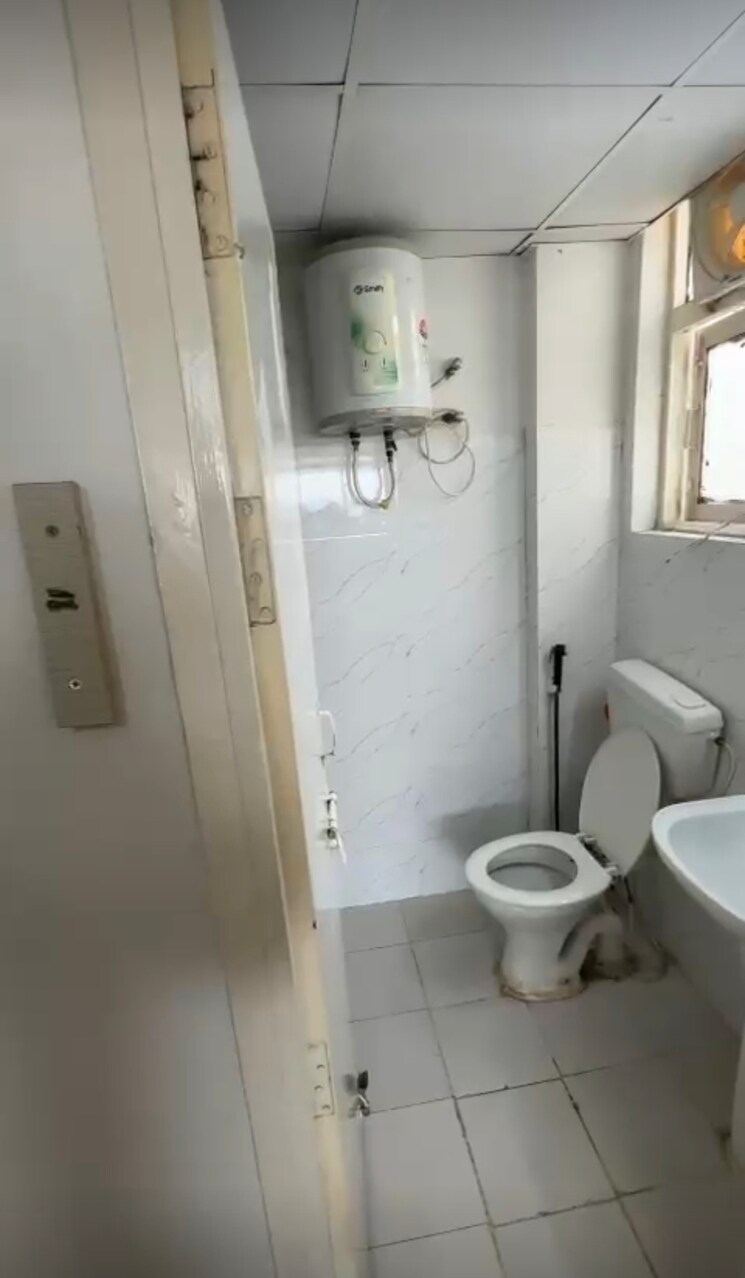 Bathroom, amolik-heights 3 Bedroom 745 Sq.Ft. Apartment In Sector 88 Faridabad 8256396
