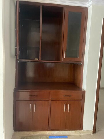Furnished Amenities in 3 BHK Builder Floor at Shivalik Colony – for Rent