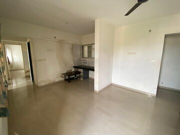 Room in 2.5 BHK Apartment at Kumar Kul Utsav, Kondhwa Budruk – for Rent