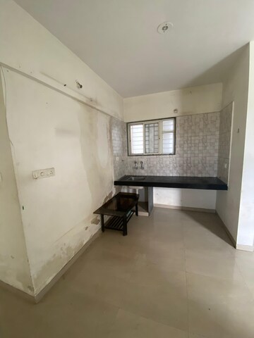 Room in 2.5 BHK Apartment at Kumar Kul Utsav, Kondhwa Budruk – for Rent