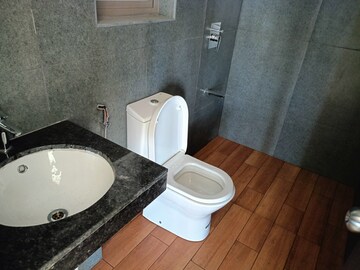 Bathroom in 2 BHK Apartment at Kalpataru Paramount, Kapur Bawdi – for Rent