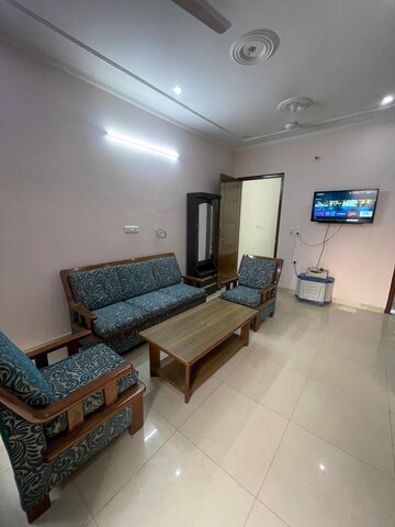 Living Room in 2 BHK Builder Floor at Sector 51 – for Rent