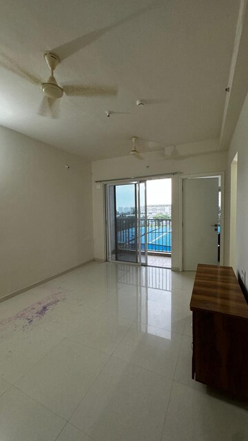 Room in 1 BHK Apartment at Godrej Hillside, Mahalunge – for Rent