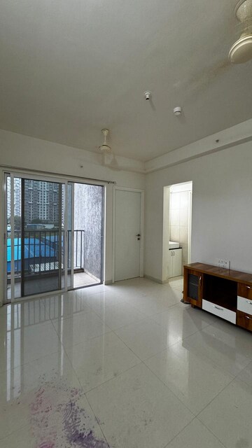 Room in 1 BHK Apartment at Godrej Hillside, Mahalunge – for Rent