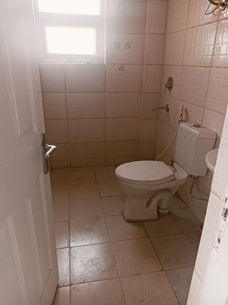 Bathroom, tulip-petals 3 Bedroom 1550 Sq.Ft. Apartment In Sector 89 Gurgaon 8256778