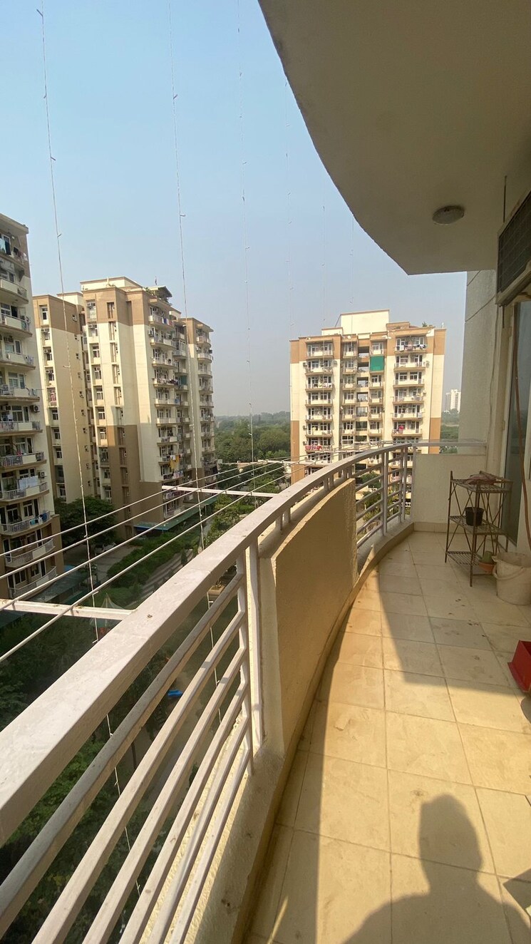 Balcony, tulip-petals 3 Bedroom 1550 Sq.Ft. Apartment In Sector 89 Gurgaon 8256778