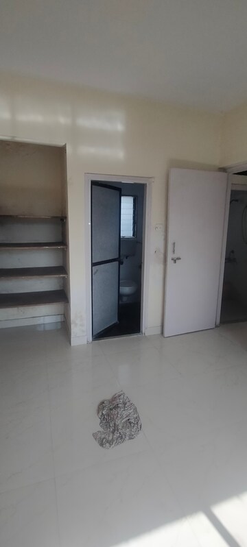 Room in 1 BHK Apartment at Krishna Greenland Park Vastu Federation, Ghodbunder Road – for Rent
