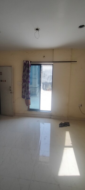 Room in 1 BHK Apartment at Krishna Greenland Park Vastu Federation, Ghodbunder Road – for Rent