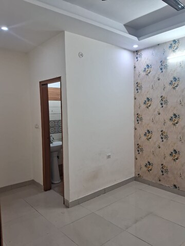 Room in 3 BHK Builder Floor at Indirapuram Abhay Khand 4 – for Sale