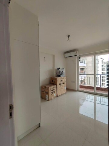 Room in 2 BHK Apartment at Godrej 101, Sector 79 – for Rent