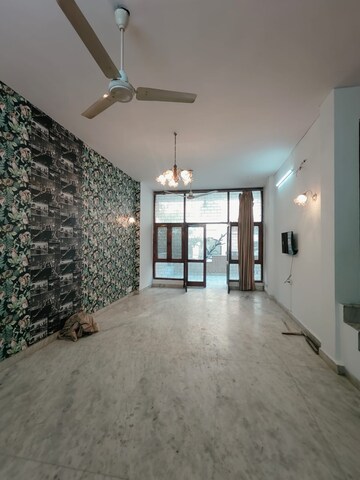 Room in 3 BHK Builder Floor at Shivalik Colony – for Rent