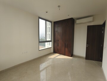 Room in 3 BHK Apartment at Piramal Vaikunth Cluster 1, Balkum Pada – for Sale