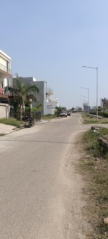  Plot – Exterior View View at Ansal Sushant Golf city, Sushant Golf City - for Sale
