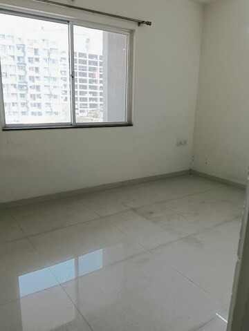 Room in 2 BHK Apartment at Austin County, Tathawade – for Rent