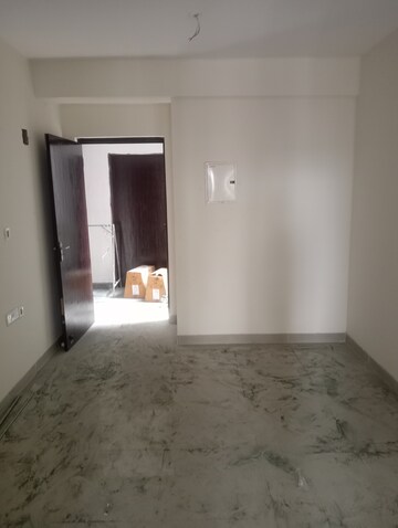 Room in 3 BHK Apartment at Amolik Sankalp, Sector 85 – for Rent