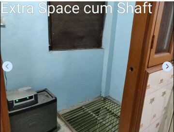 Bathroom in 1 RK Builder Floor at DLF City Phase III, Sector 24 – for Rent