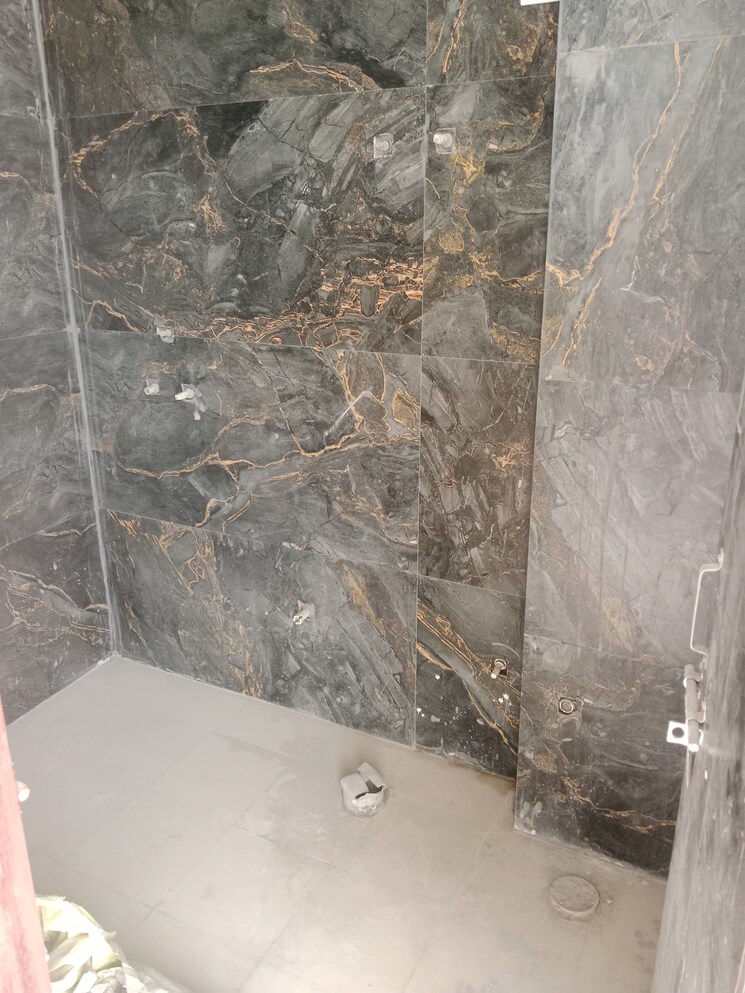 Bathroom, sector 73 1 Bedroom 650 Sq.Ft. Builder Floor In Sector 73 Noida 8257326