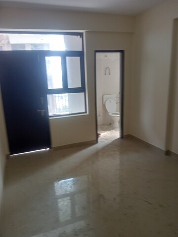 Room in 3 BHK Apartment at Amolik Sankalp, Sector 85 – for Rent