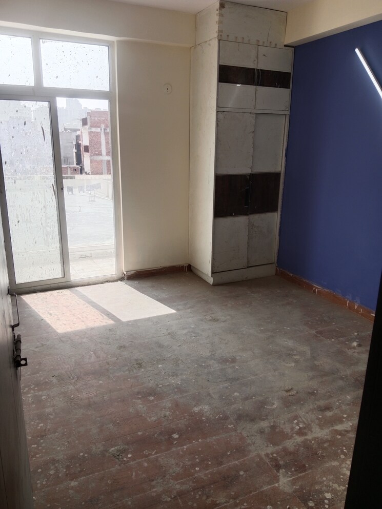 Room, sector 73 3 Bedroom 1350 Sq.Ft. Builder Floor In Sector 73 Noida 8257489