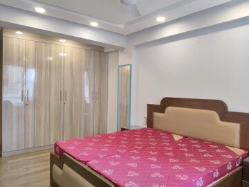 Bedroom in 3 BHK Builder Floor at Ardee City, Sector 52 – for Rent