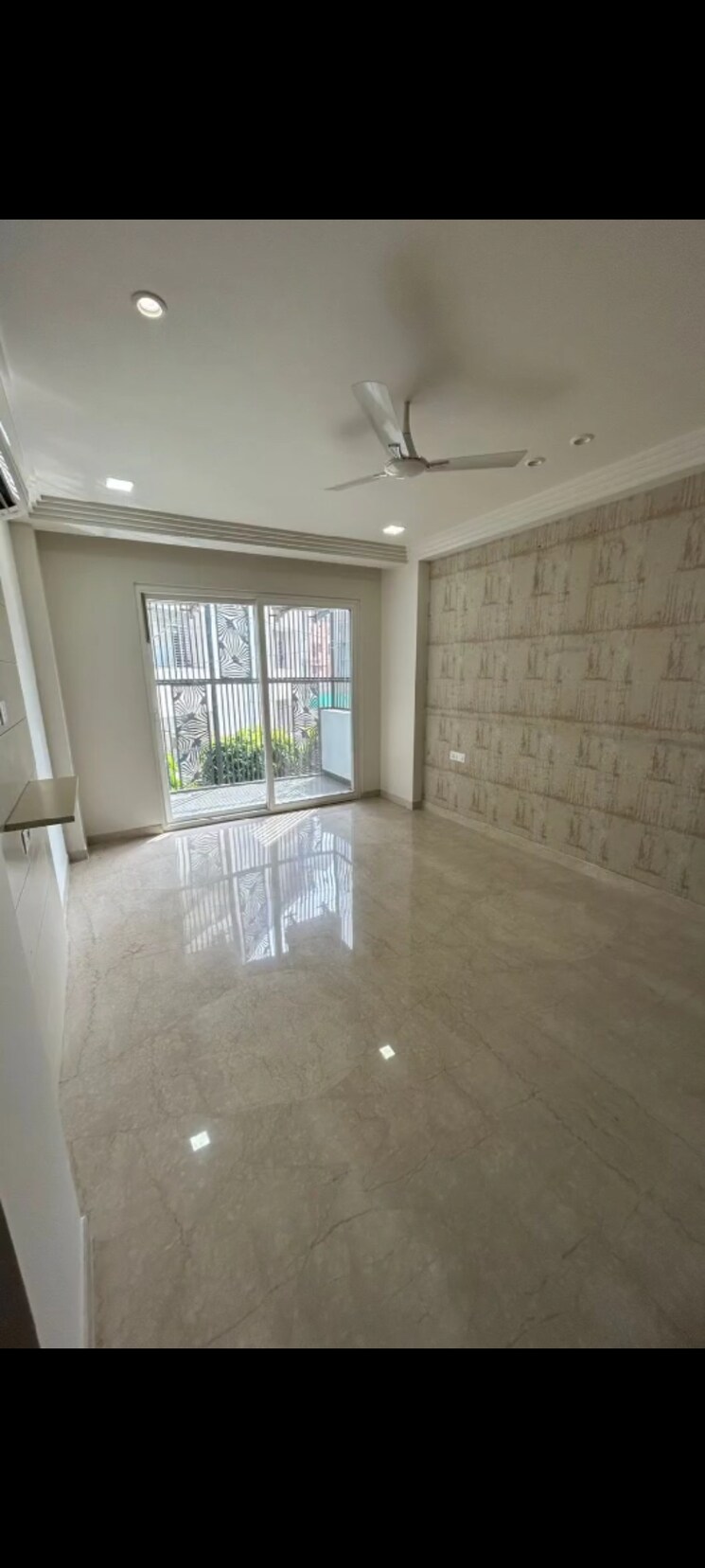 Room, nirman vihar 4 Bedroom 270 Sq.Yd. Builder Floor In Nirman Vihar Delhi 8257554