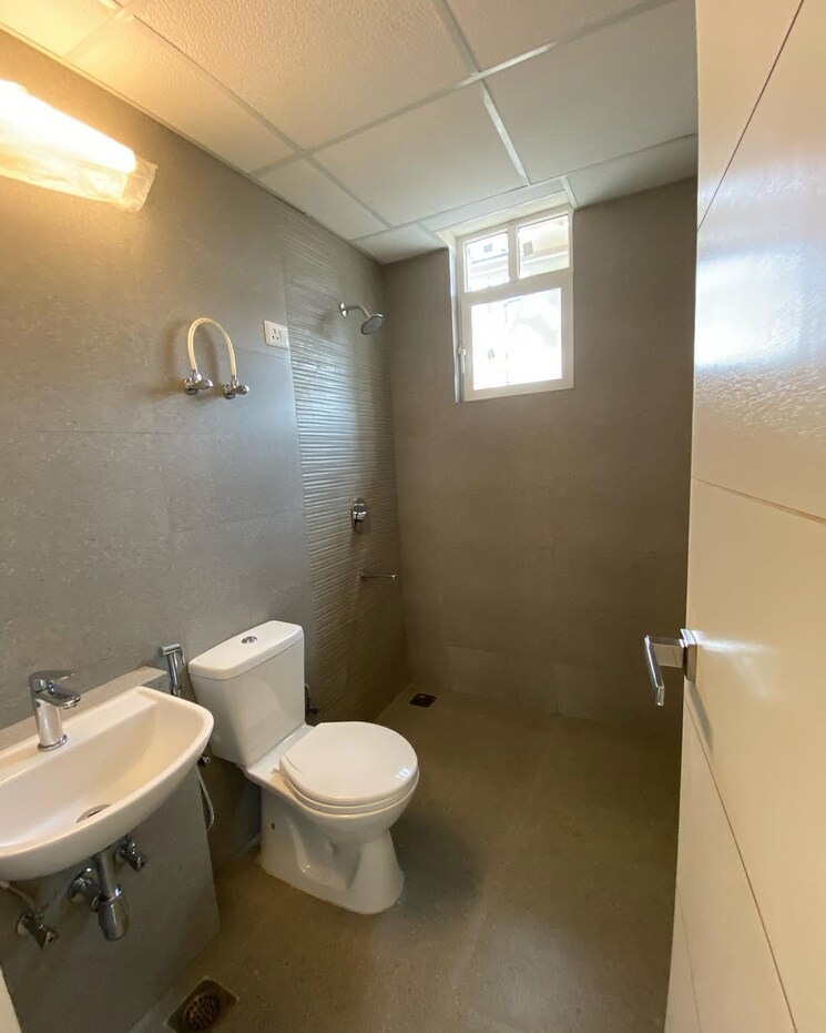 Bathroom, signature-global-city-81 2 Bedroom 955 Sq.Ft. Apartment In Sector 81 Gurgaon 8257560