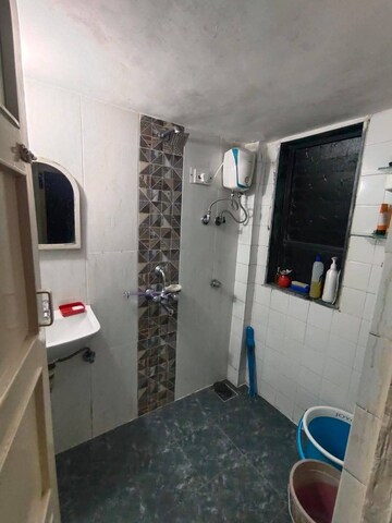 Master Bedroom in 1 BHK Apartment at Ishan CHS Matunga, Matunga East – for Rent