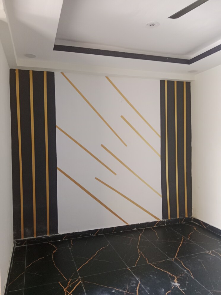 Balcony, sector 73 3 Bedroom 1450 Sq.Ft. Builder Floor In Sector 73 Noida 8257555