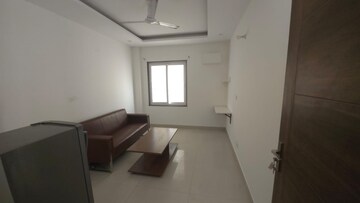 Living Room in 1 BHK Apartment at Sector 46 – for Rent