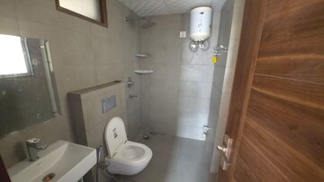 Bathroom in 1 BHK Apartment at Sector 46 – for Rent