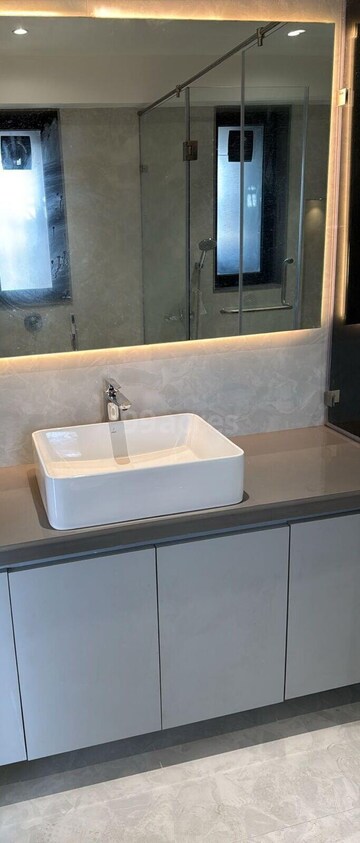 Bathroom in 4 BHK Apartment at Santacruz West – for Rent