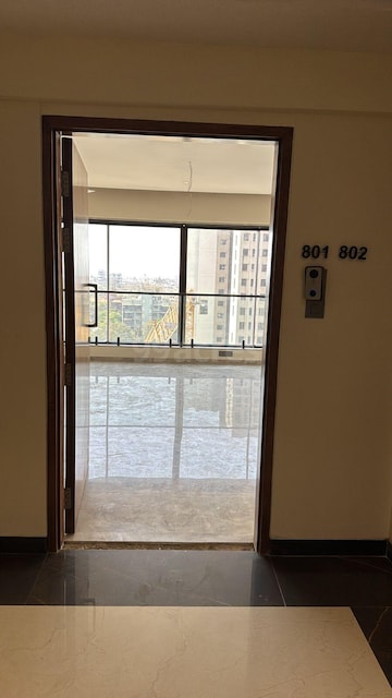 Room in 4 BHK Apartment at Santacruz West – for Rent