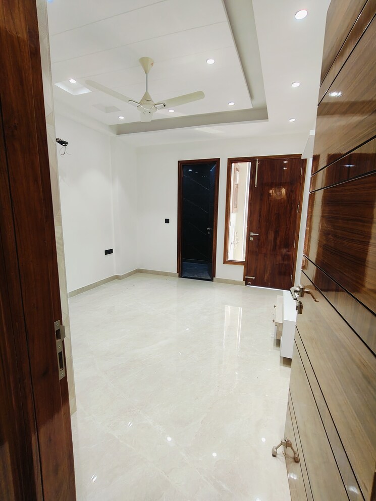 Room, vaishali sector 4 3 Bedroom 1500 Sq.Ft. Builder Floor In Vaishali Sector 4 Ghaziabad 8257663