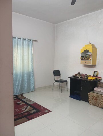 Living Room in 3.5 BHK Builder Floor at Sector 72 – for Rent