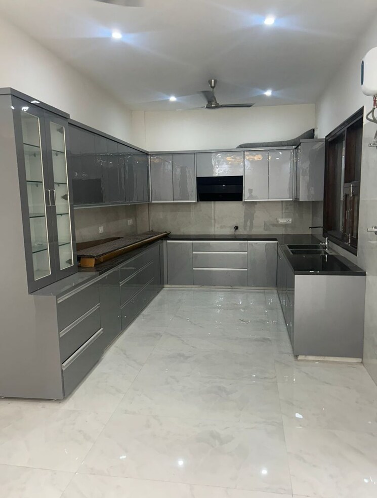 Kitchen, dlf-the-wellington-estate 3 Bedroom 1400 Sq.Ft. Apartment In Dlf Phase V Gurgaon 8257671
