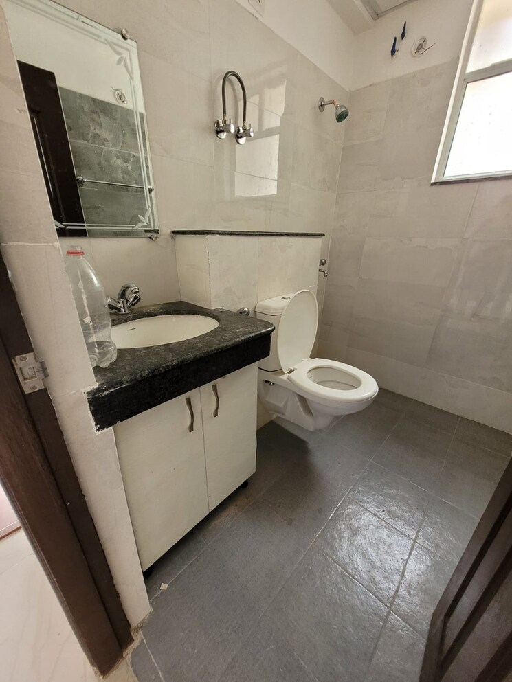 Kitchen, dlf-the-wellington-estate 3 Bedroom 1400 Sq.Ft. Apartment In Dlf Phase V Gurgaon 8257671