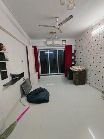 Master Bedroom in 1 BHK Apartment at Sai Smruti Dadar East, Dadar East – for Rent