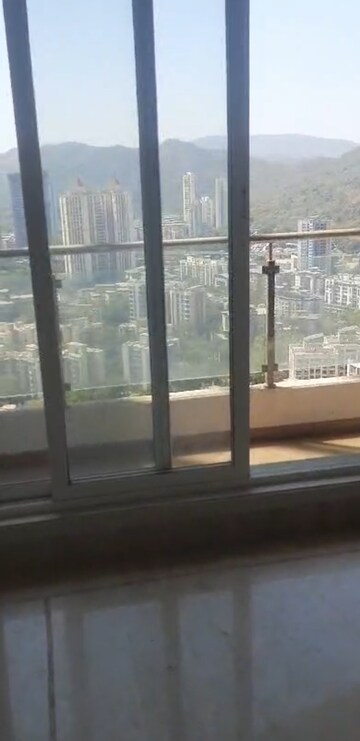 Room in 3 BHK Apartment at Rosa Manhattan, Ghodbunder Road – for Rent