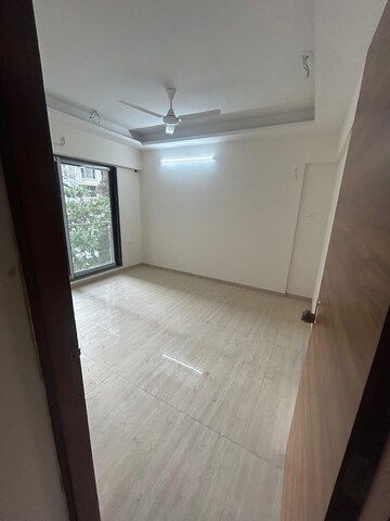 Room in 3 BHK Apartment at Je And Vee Om Trimurti, Malad East – for Rent