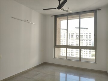 Room in 2 BHK Apartment at Hiranandani Estate Rodas Enclave, Ghodbunder Road – for Rent