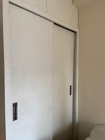 Room in 4 BHK Apartment at VVIP Addresses, Raj Nagar Extension – for Rent